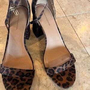 Amazon Essentials Women's High Heel Nola 9.5